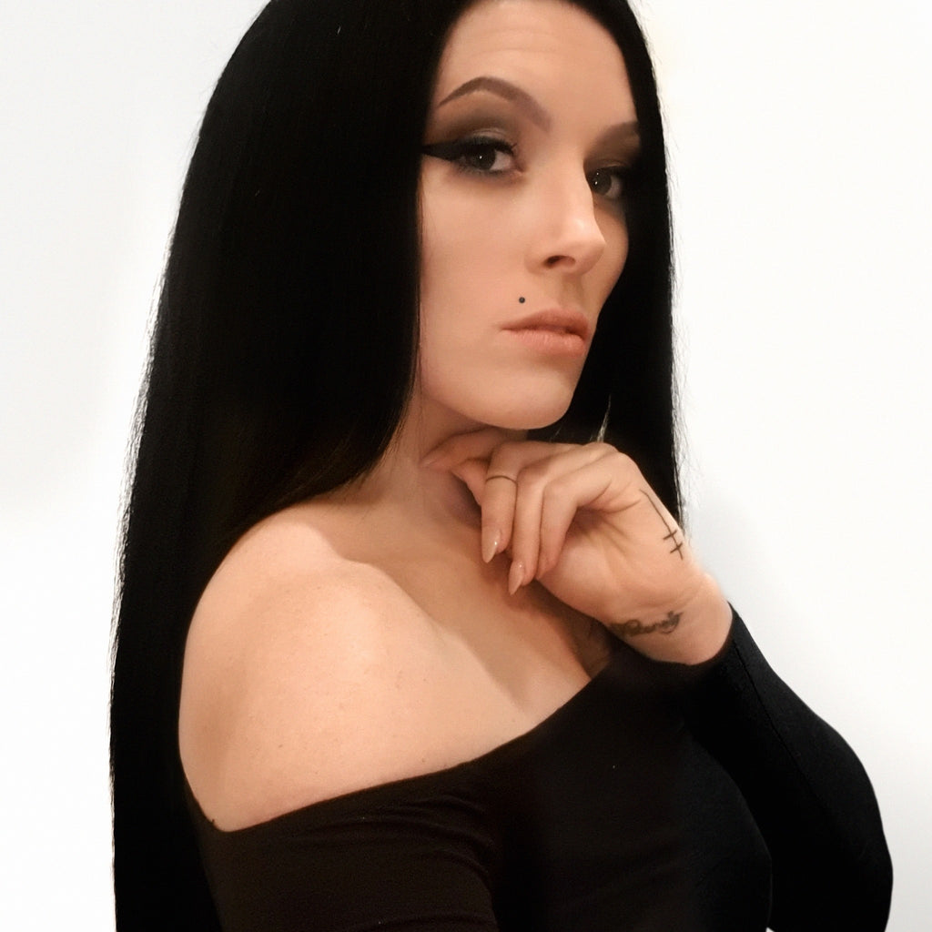 Feral Folk Interview with Alaura of Desnoir Studio